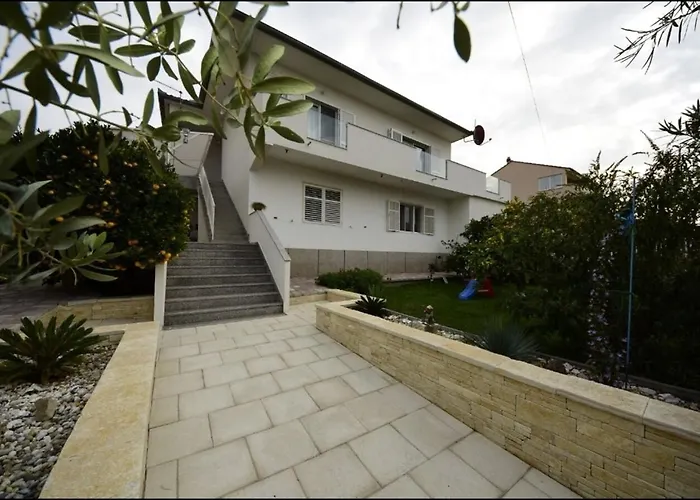 アパート Sveto ビオグラード・ナ・モル